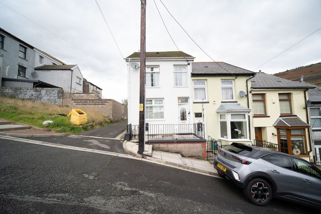 Property photo 1 of 18 Front View