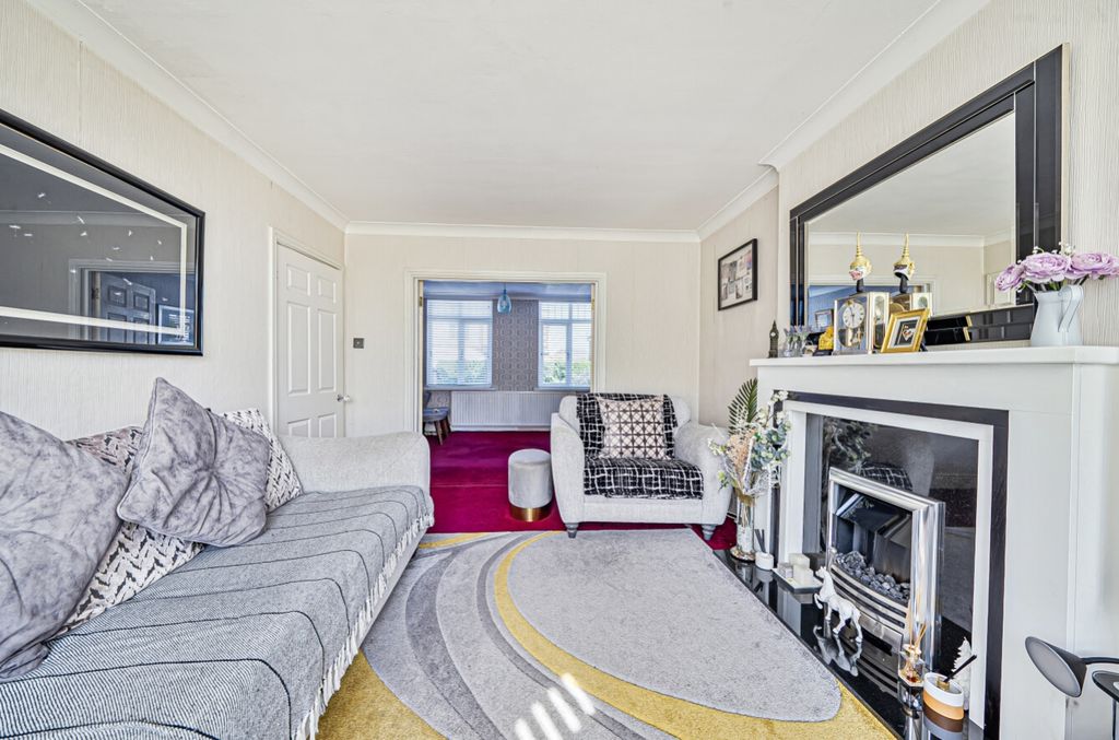 Property photo 2 of 27 1289684-16-6824Dd1832F49-Arw