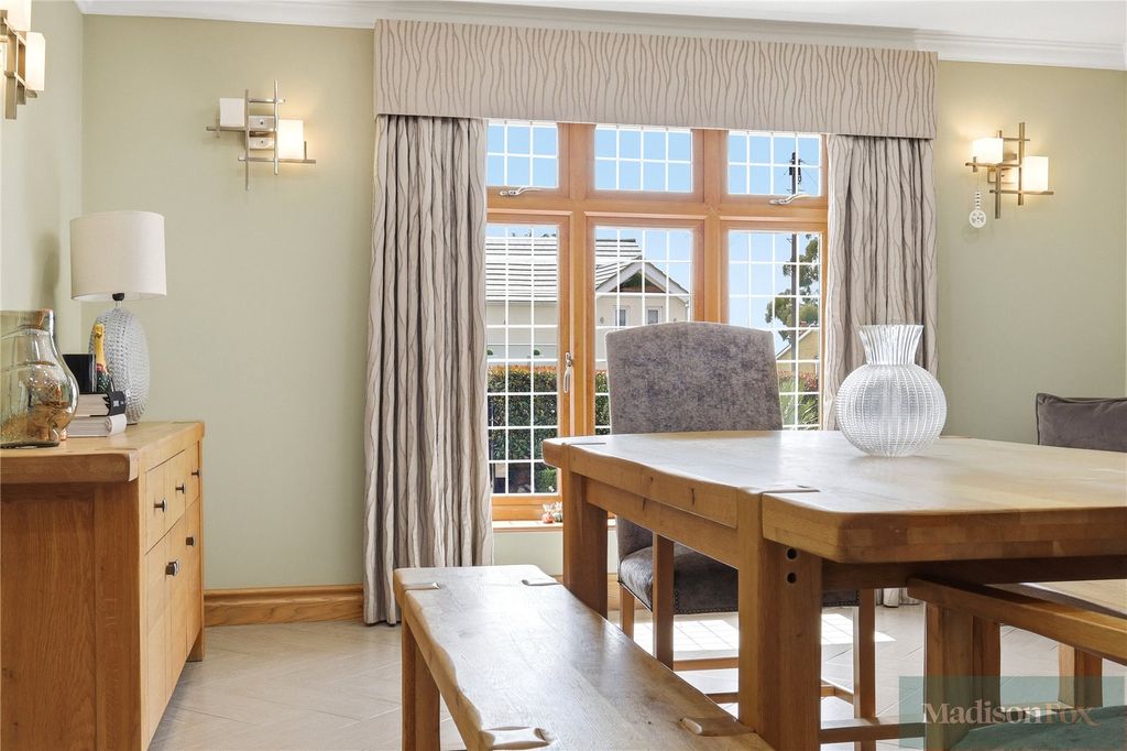 Additional image 16 of 5 bed detached house for saleWest View, Loughton, Essex IG10