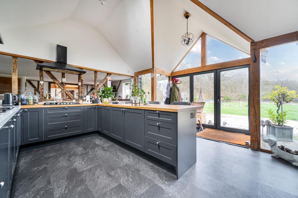 Property photo 3 of 22 Kitchen