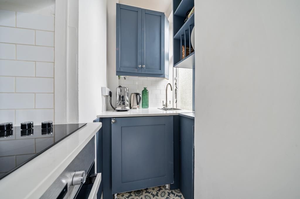 Property photo 2 of 11 Kitchen