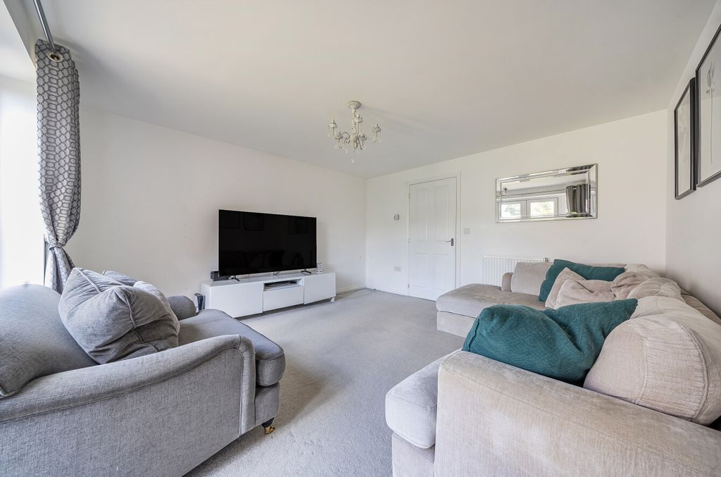 Property photo 3 of 12 1358673-4-68d1592...