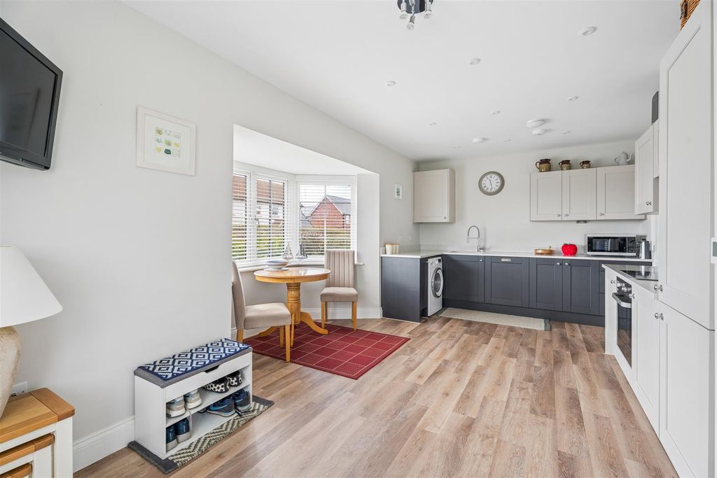 Property photo 2 of 18 Kitchen Diner