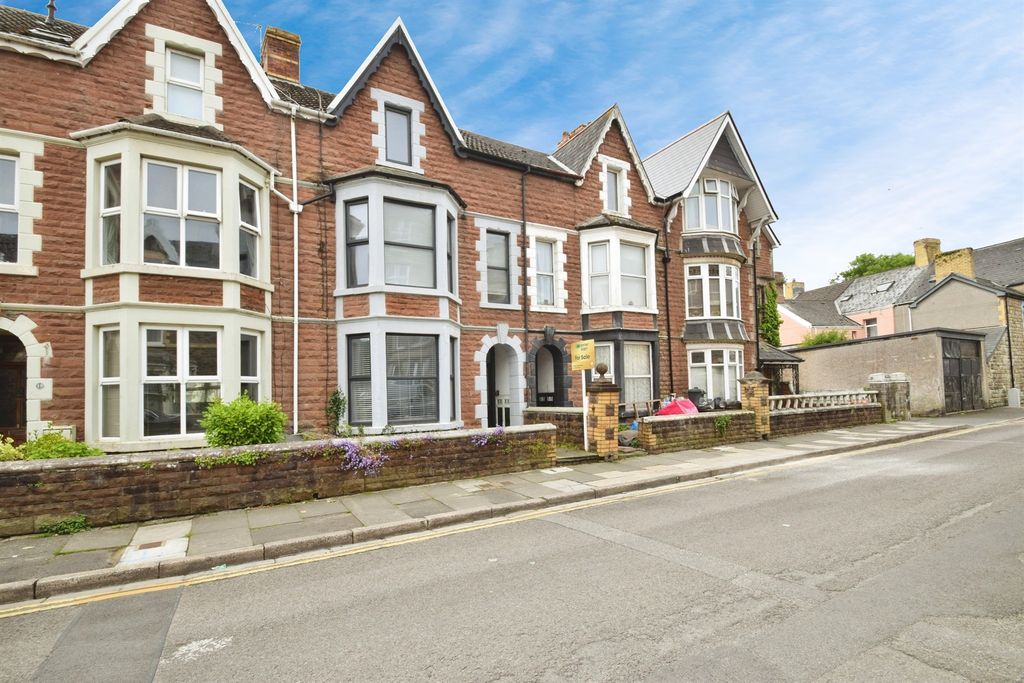 Property photo 1 of 17