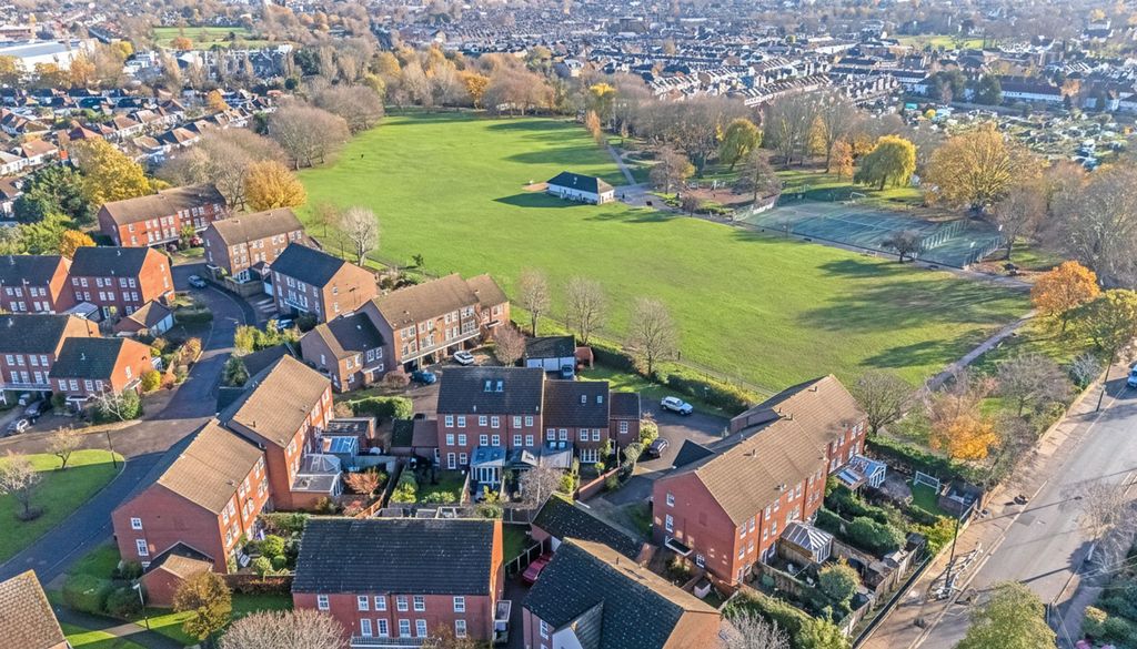 Property photo 2 of 23