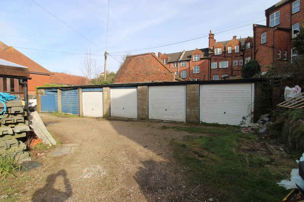 Property photo 3 of 26