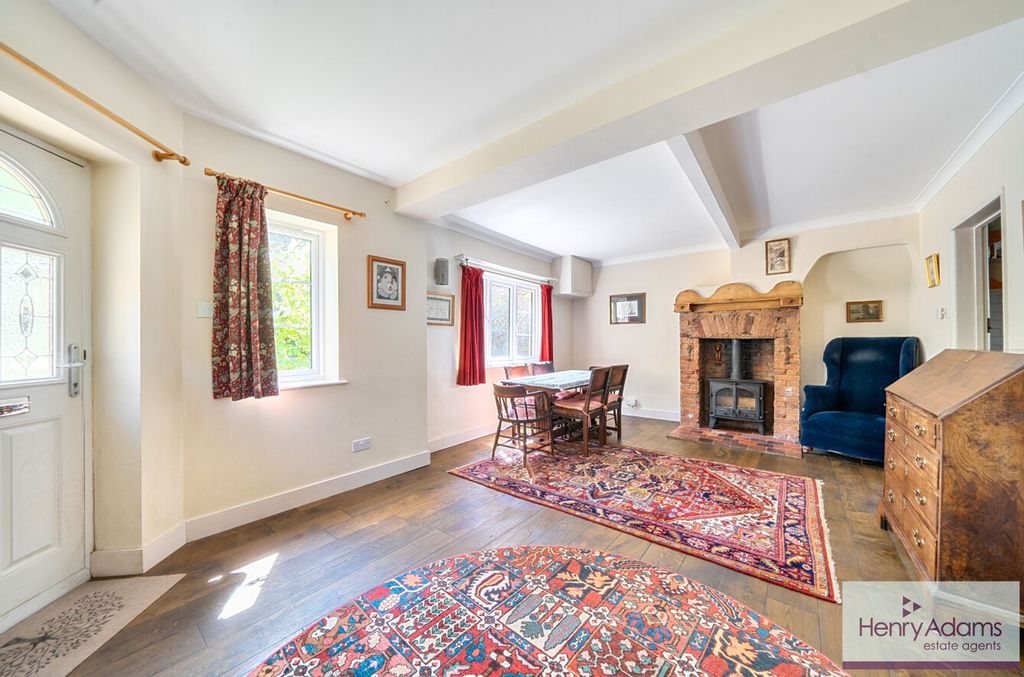 Property photo 2 of 23