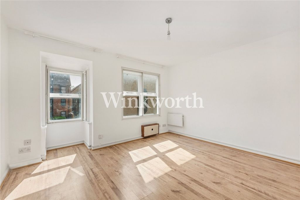 Property photo 3 of 9 Living Room