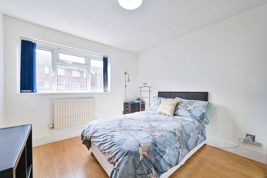 Property photo 1 of 9