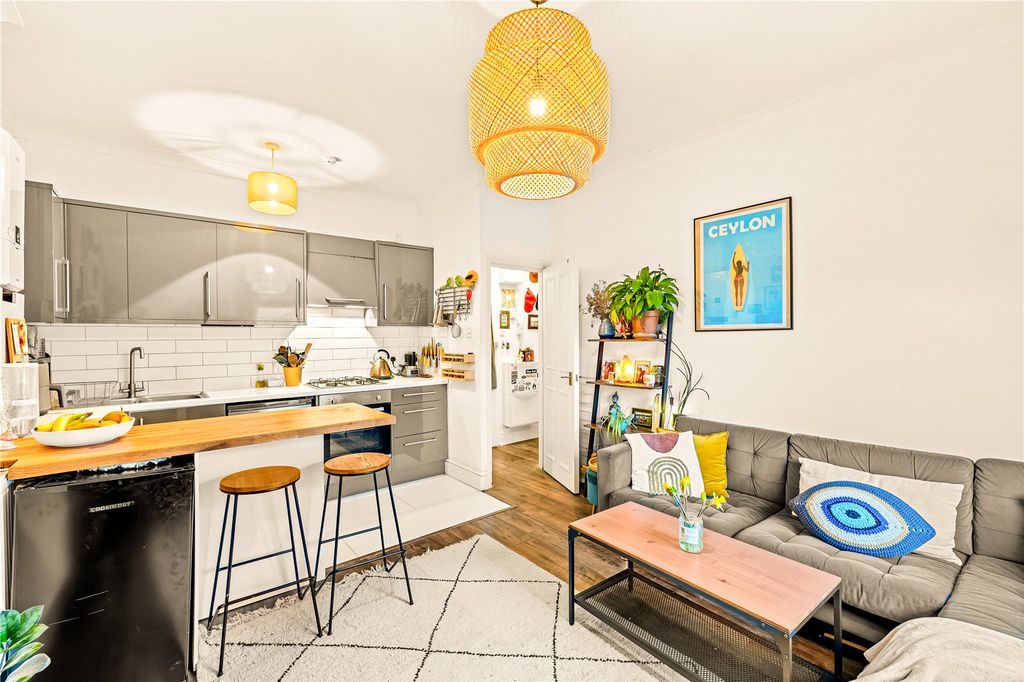 Property photo 2 of 10 Picture No. 17