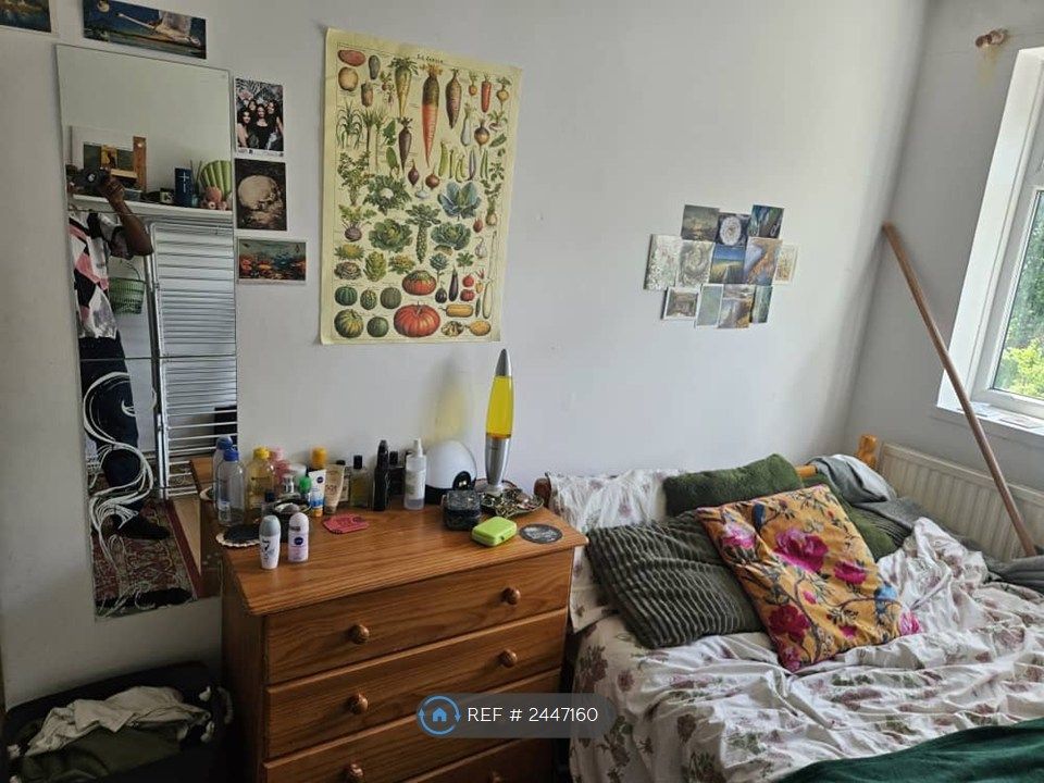 Property photo 2 of 25
