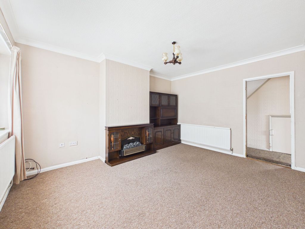 Property photo 3 of 17 Lounge