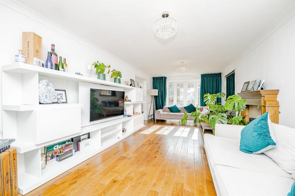 Property photo 3 of 31