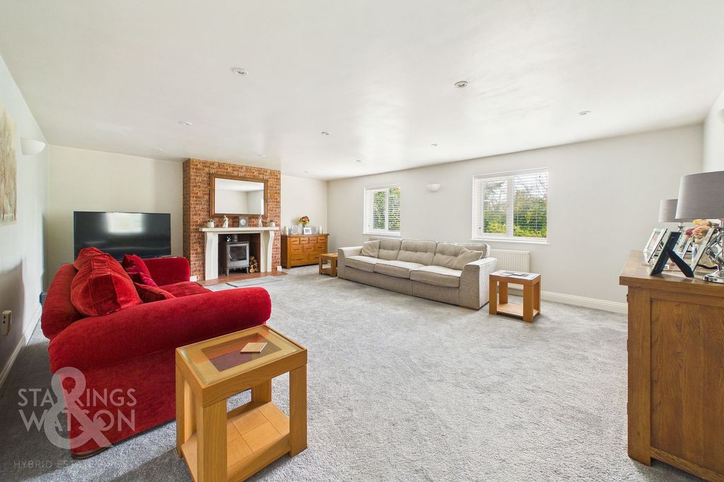 Property photo 3 of 31