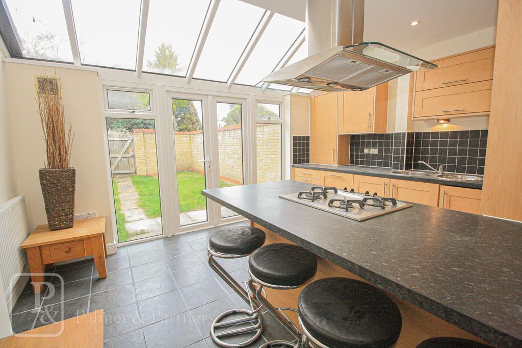 Property photo 3 of 14 Picture No. 16