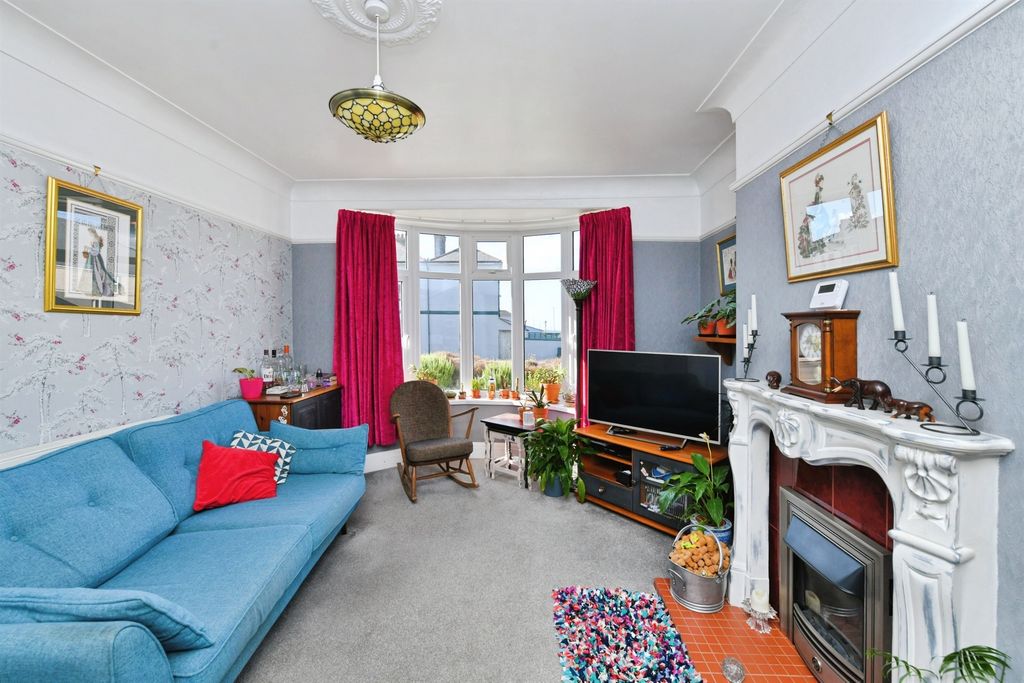 Property photo 3 of 22