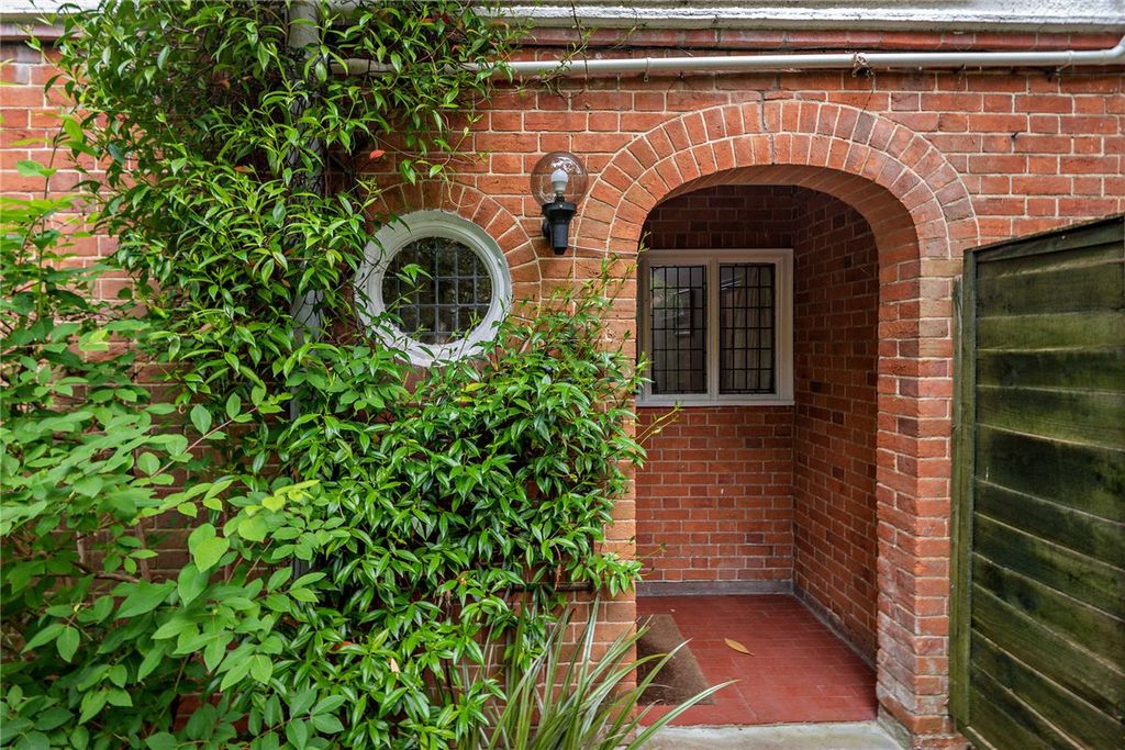 Property photo 2 of 33 Picture No. 37