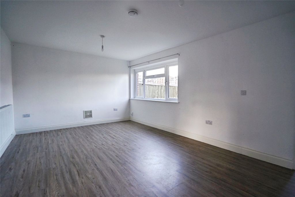 Property photo 2 of 11 Picture No. 02