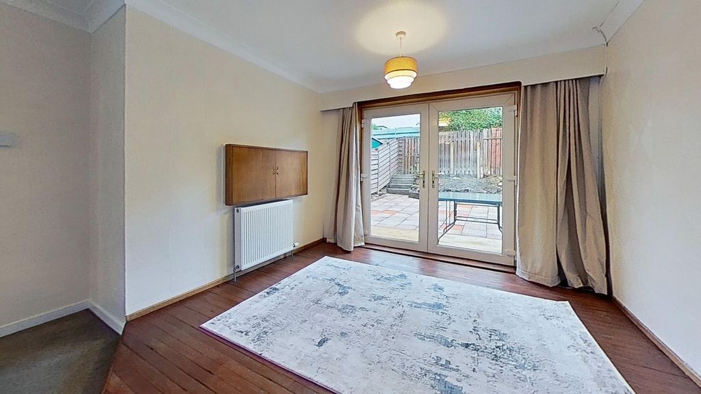 Property photo 3 of 10 Photo 3