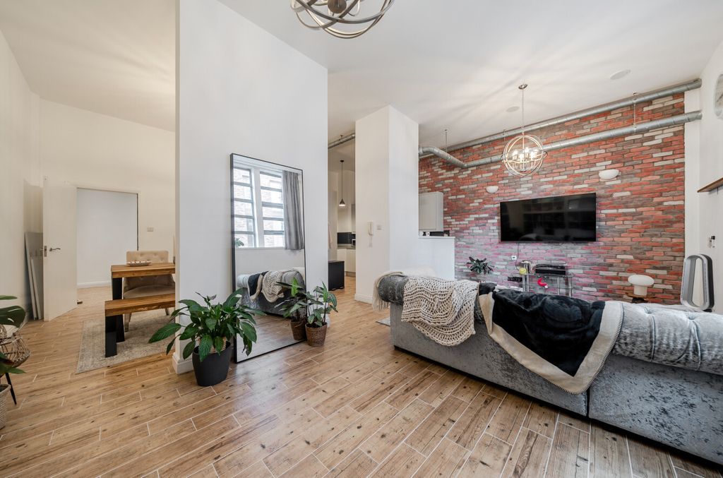 Property photo 3 of 20 1528568-4-1A10c41...