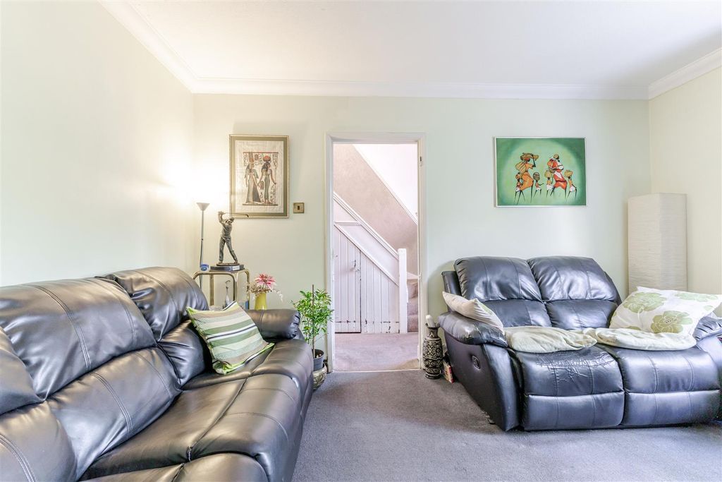 Property photo 3 of 18 Living 3.Jpg