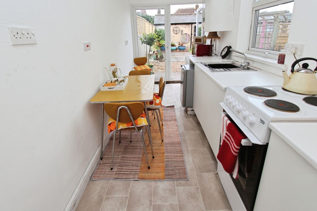 Property photo 2 of 23