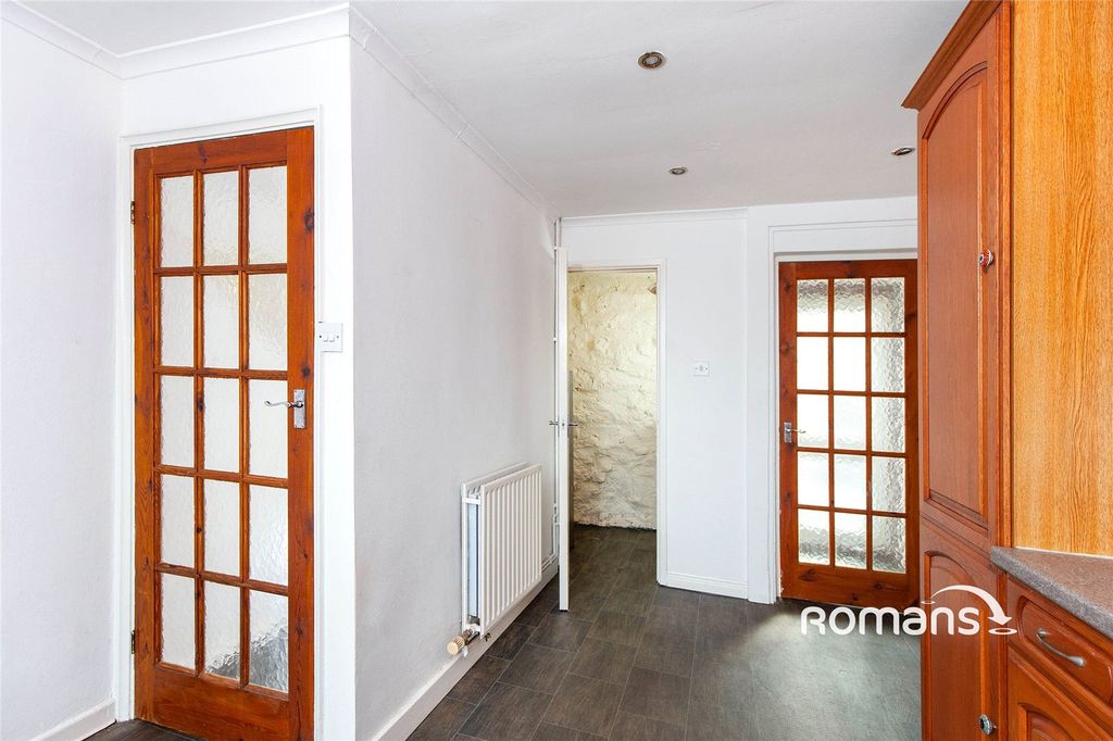 Property photo 3 of 11 Picture No. 12