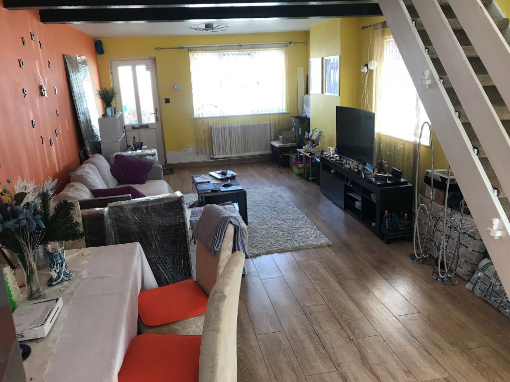 Property photo 2 of 8