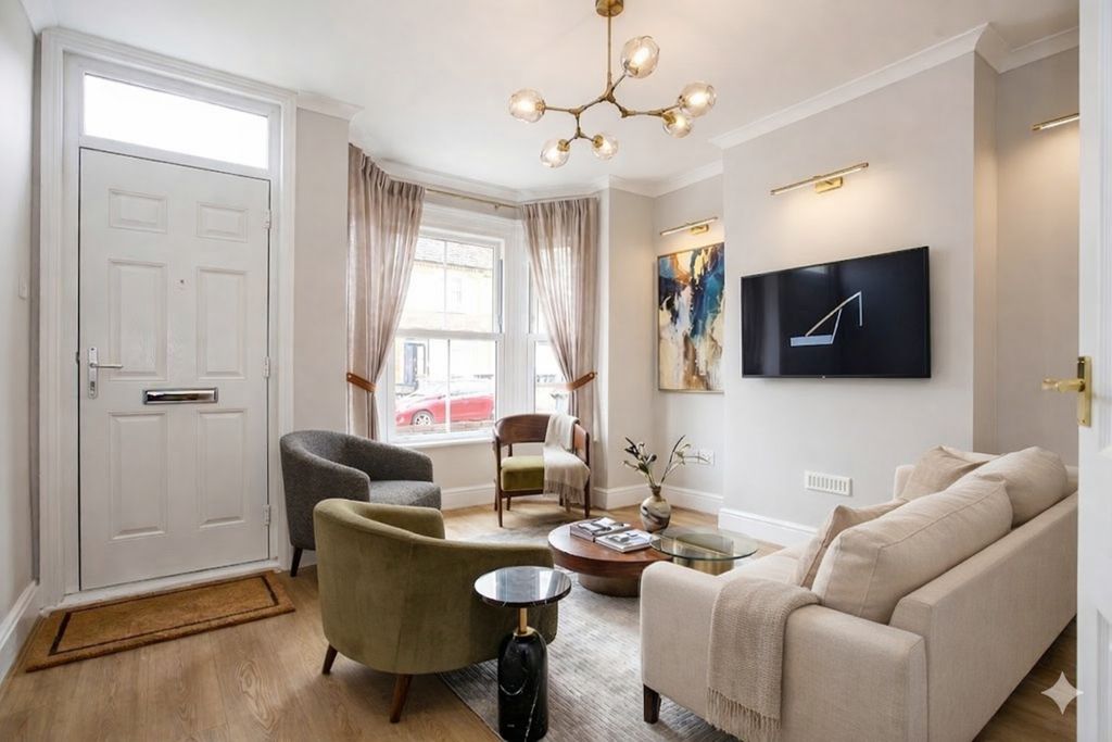 Property photo 3 of 18