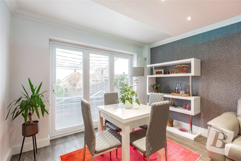 Property photo 3 of 18 Lounge/Diner