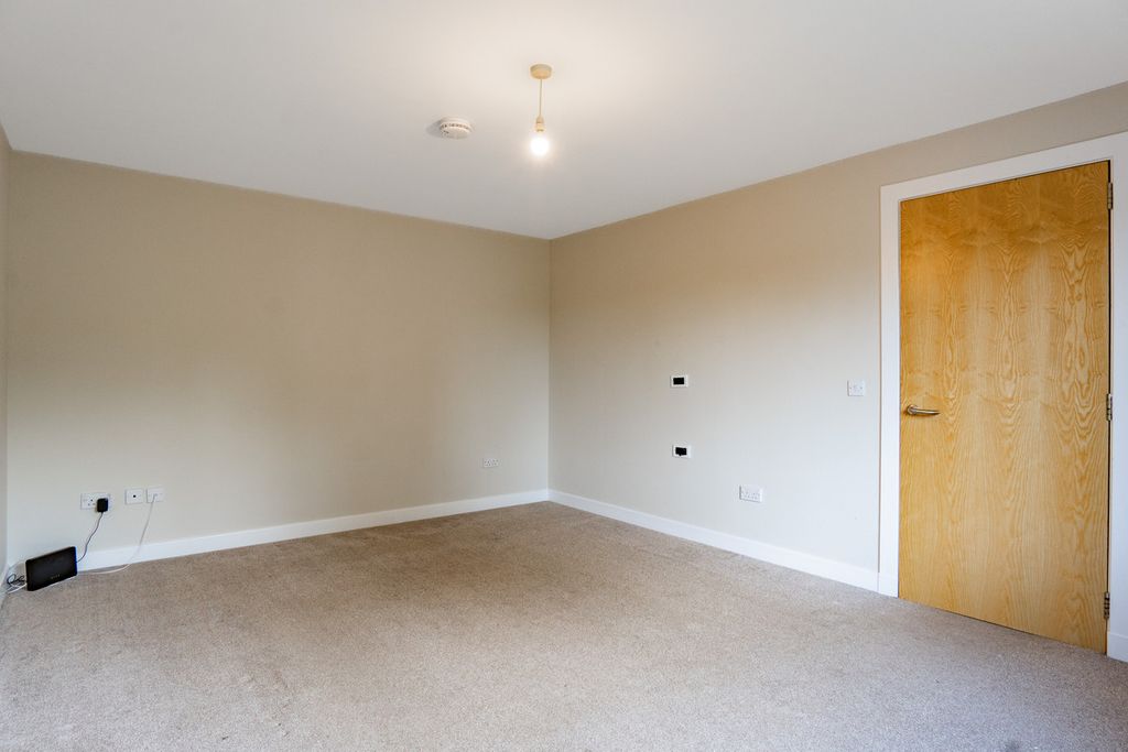Property photo 2 of 36
