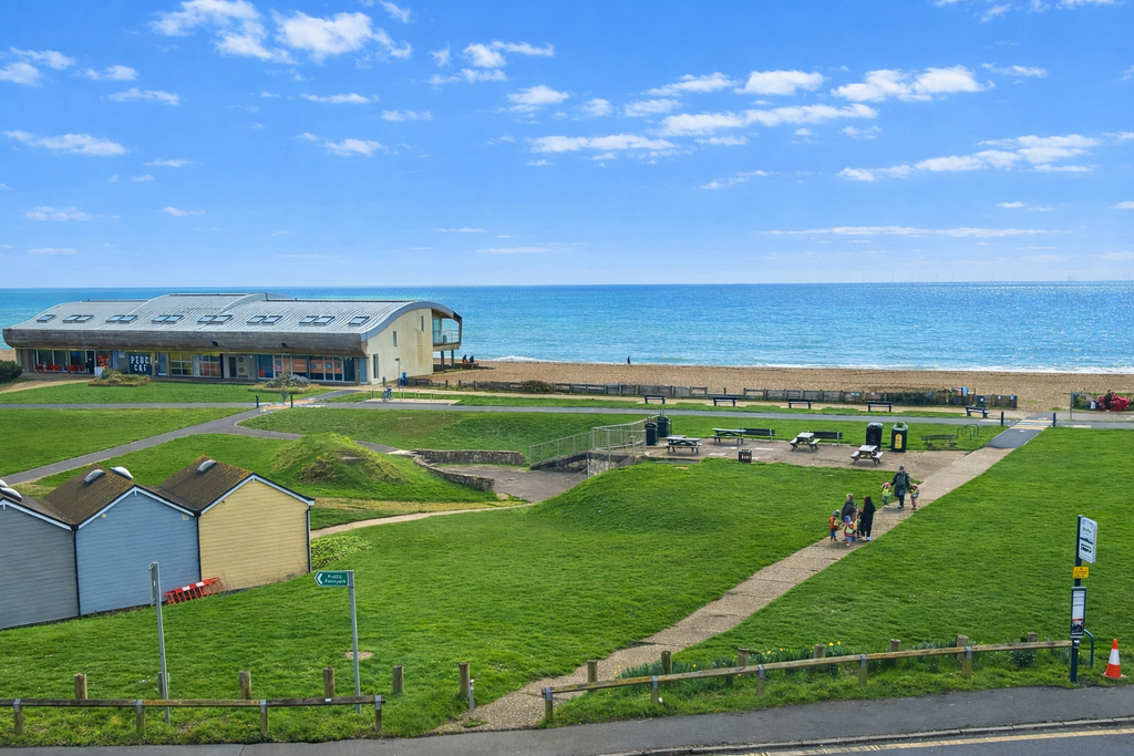 Property photo 2 of 25