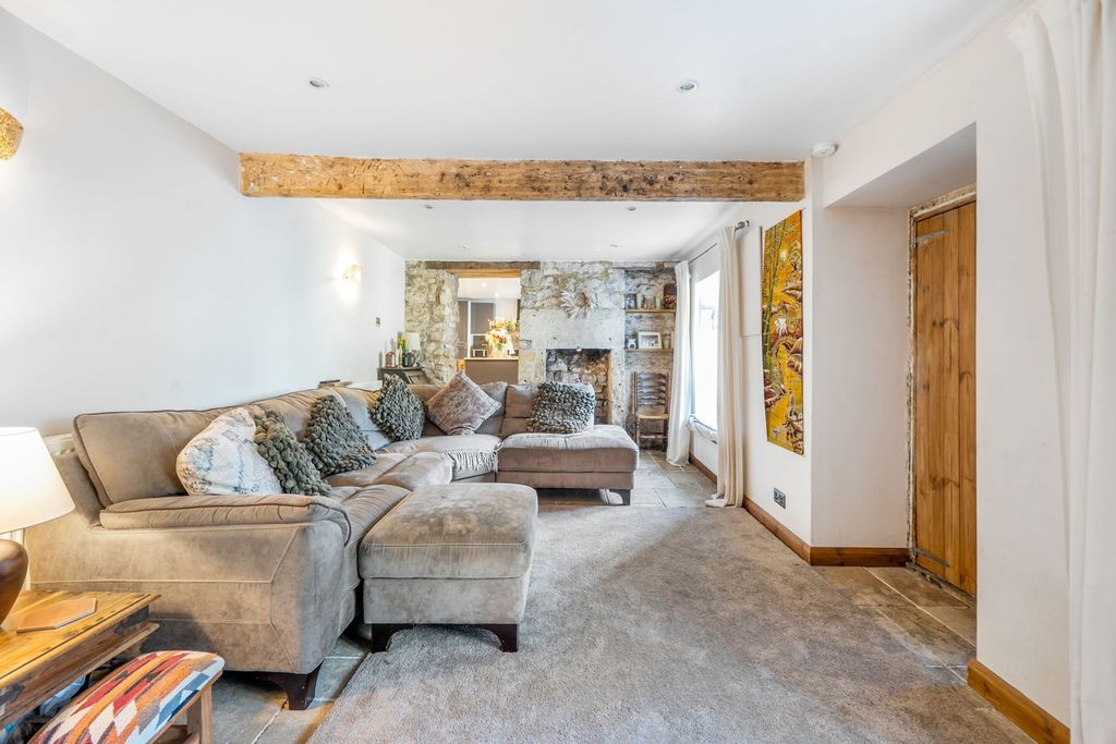 Property photo 3 of 20