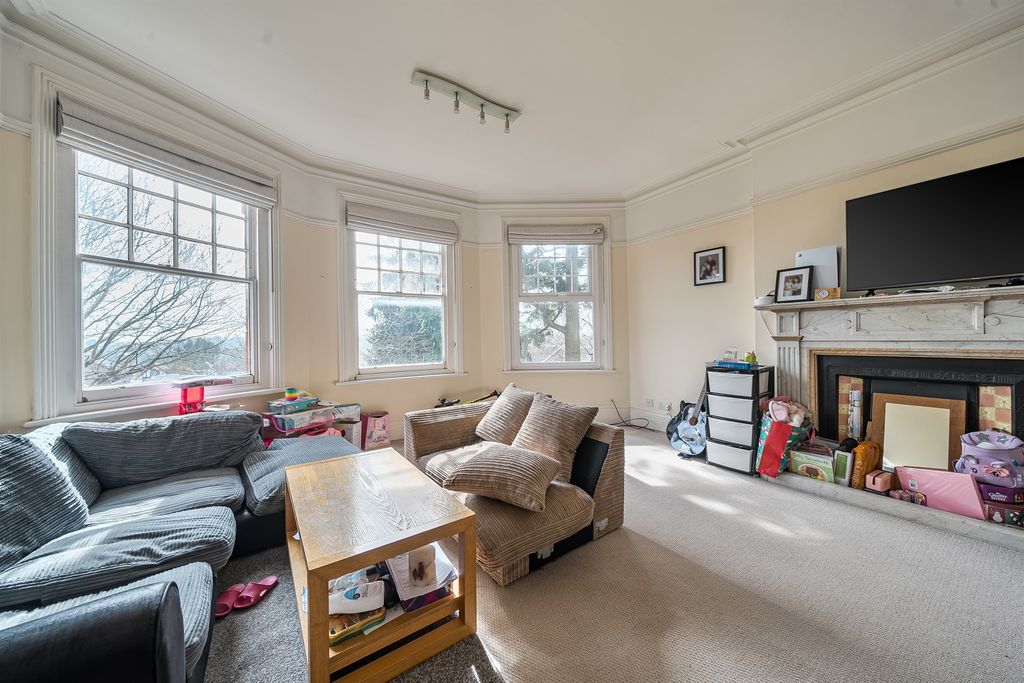 Property photo 3 of 11