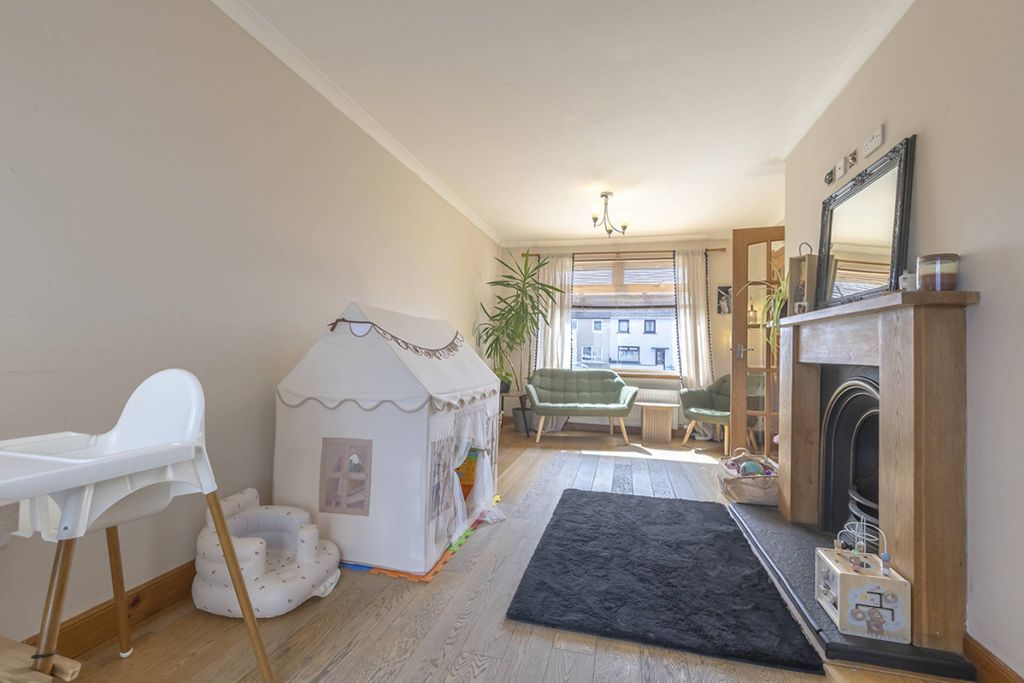 Property photo 3 of 33