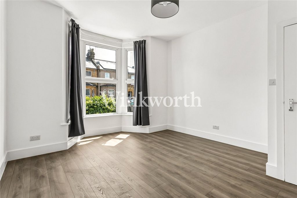 Property photo 2 of 16 Picture No. 09