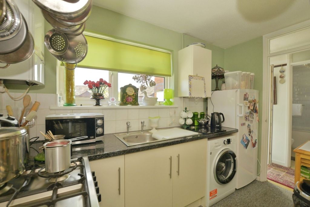 Property photo 3 of 13 Kitchen