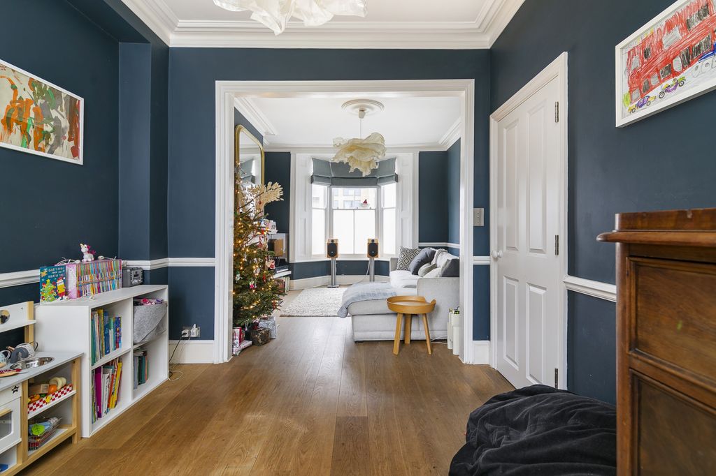 Property photo 2 of 18