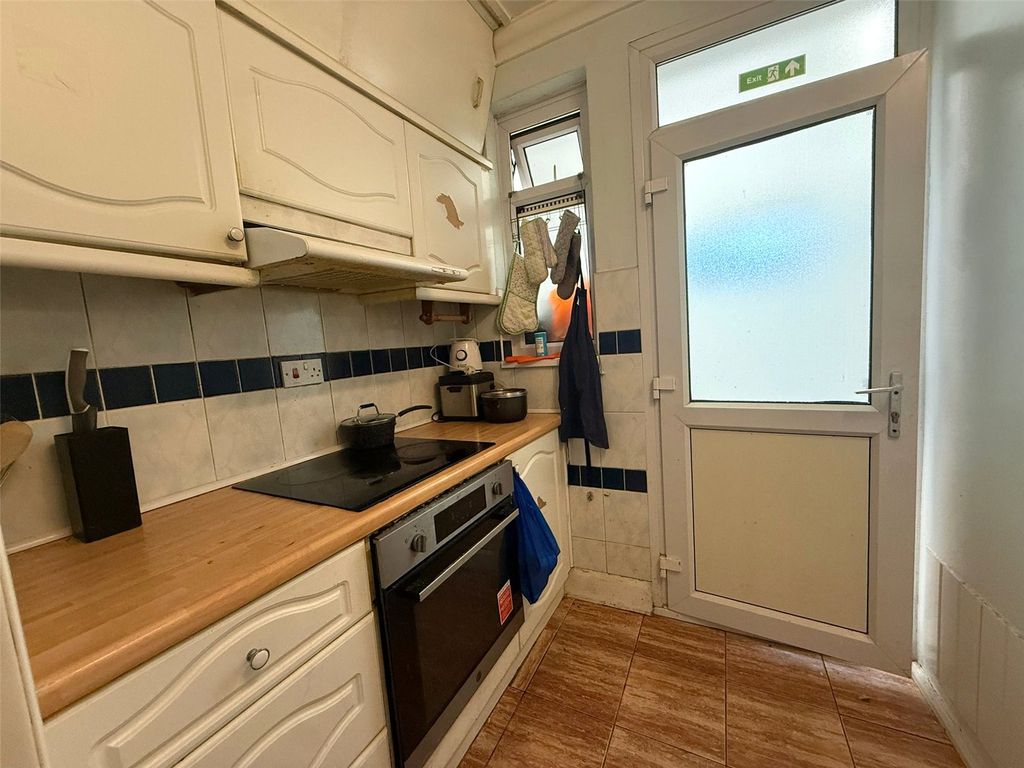 Property photo 3 of 35 Picture No. 46