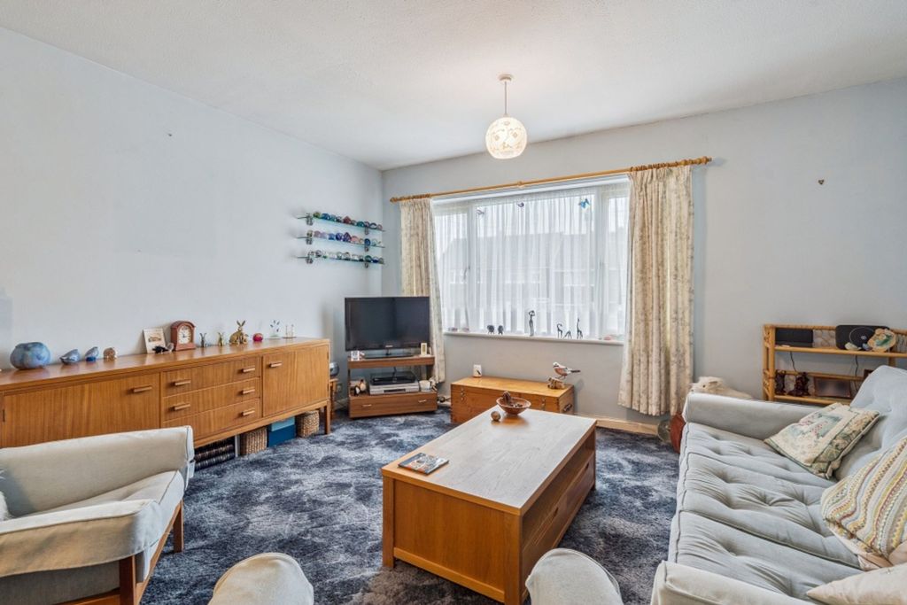 Property photo 3 of 9