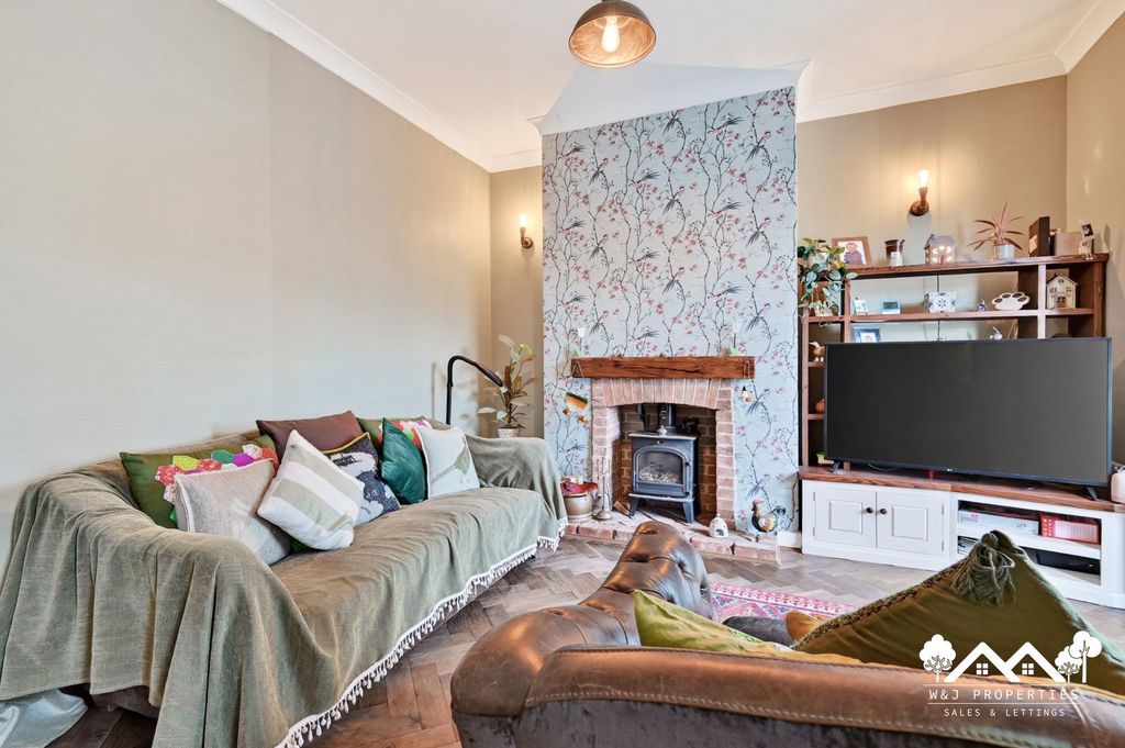 Property photo 2 of 38