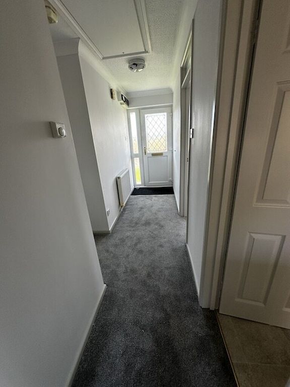 Property photo 3 of 19 Hall2.Jpg