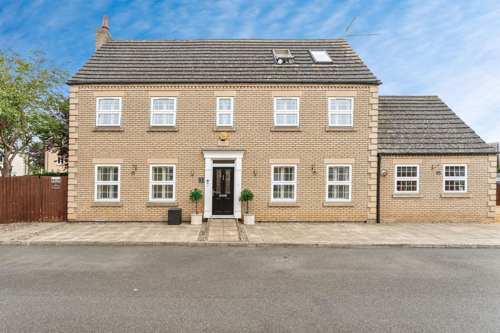 Property photo 1 of 26