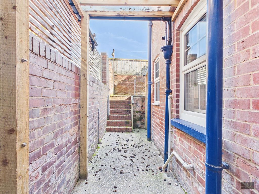 Additional image 11 of 4 bed terraced house to rentBartholomew Street West, Exeter EX4