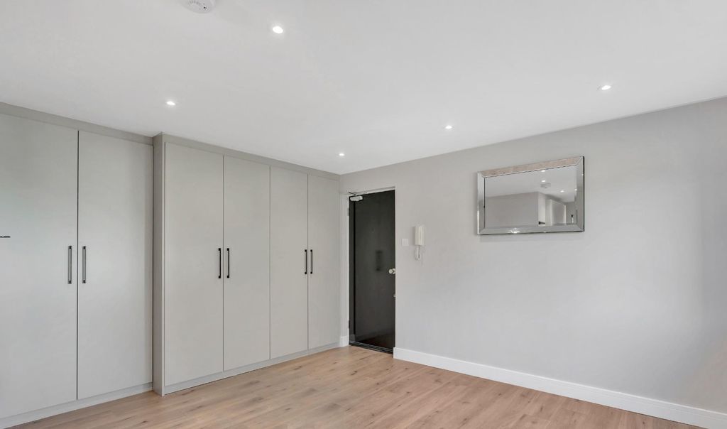 Property photo 3 of 10 117 Wilkonson 9.Jpg