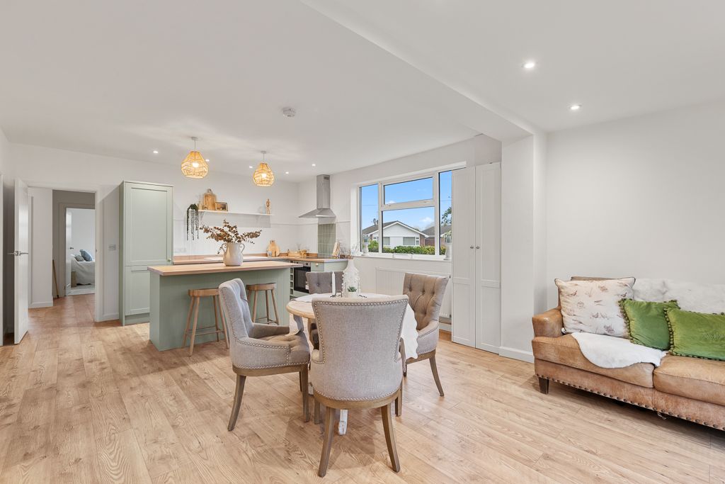 Property photo 3 of 25