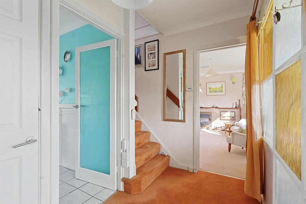 Property photo 3 of 27