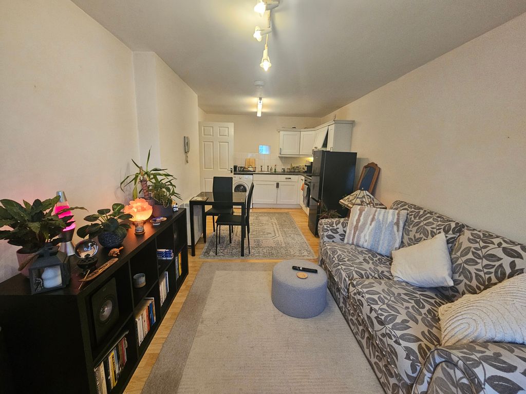 Property photo 2 of 6