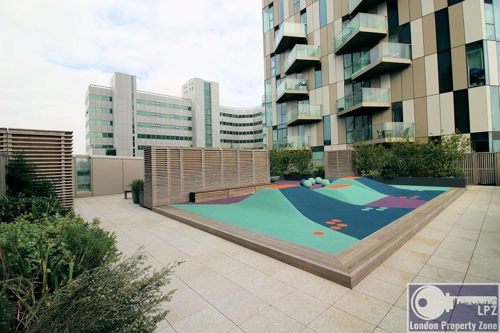 2 bed flat for saleSaffron Central Square, Croydon CR0 photo 5