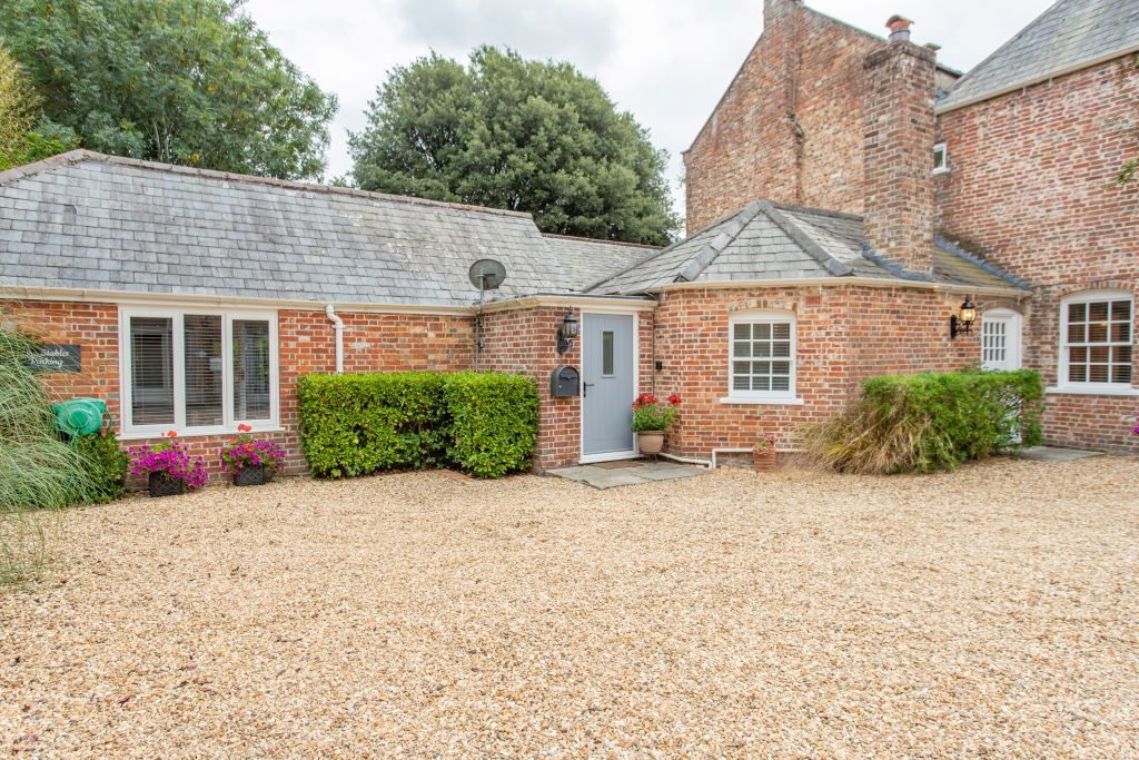 Property photo 1 of 25